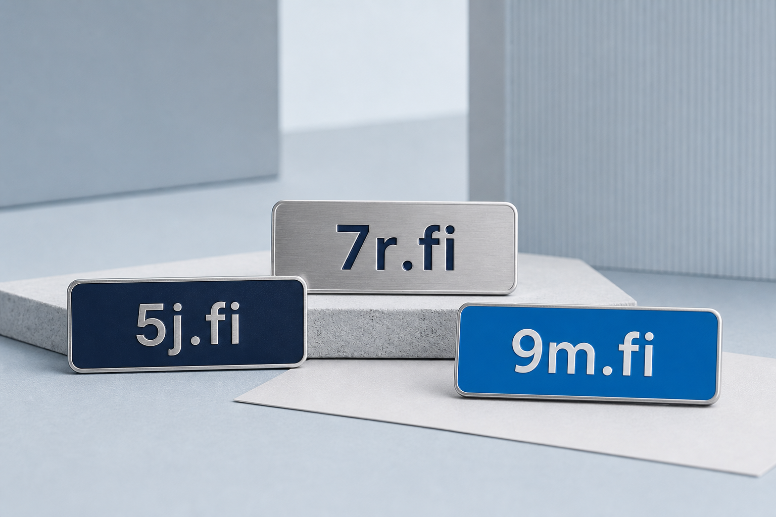 Sendanorin lyhyitä .fi-verkkotunnuksia esittävät nimikilvet